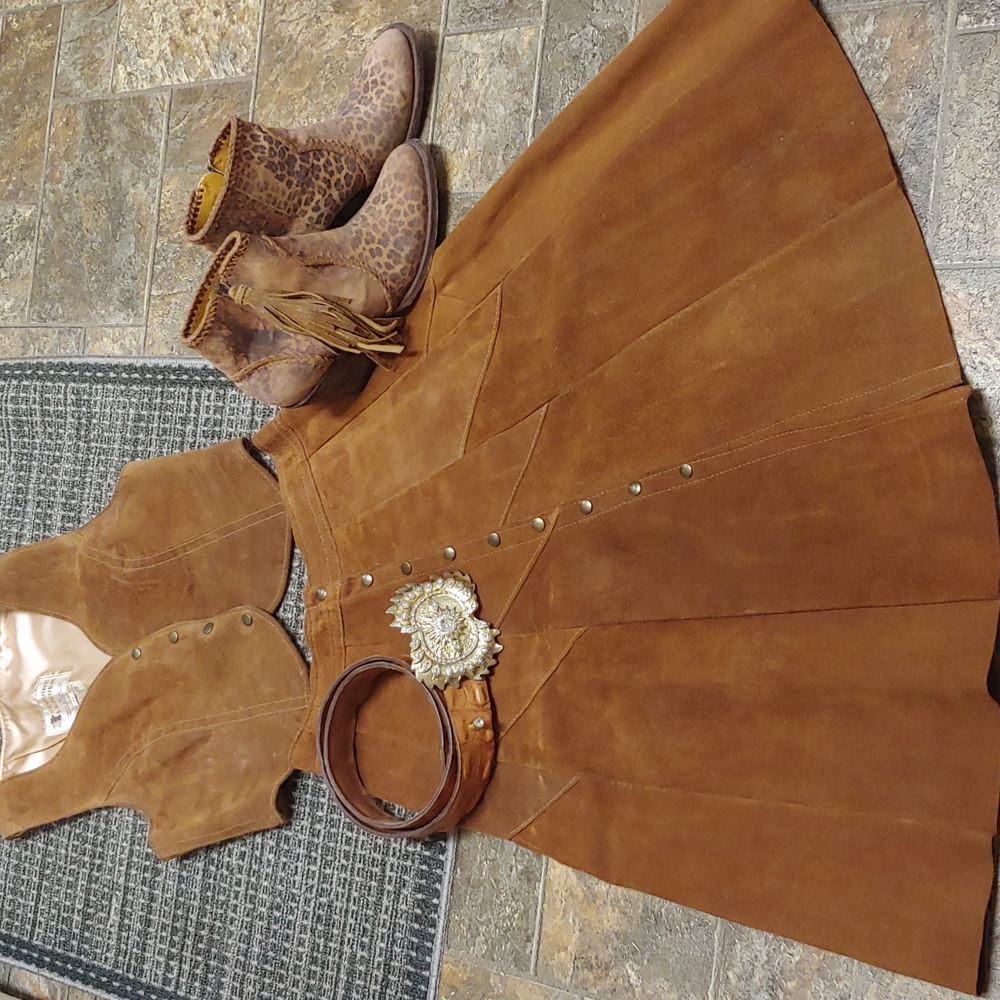 Vintage Berman Buckskin Co. 100% leather western skirt & vest sz12 - Vintage